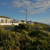Outside View - Happy Family Guesthouse - Xplorio™ Gansbaai 