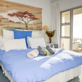 Bedroom - Happy Family Guesthouse - Xplorio™ Gansbaai 