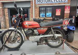 Suzuki GP125 Motorbike Check-up