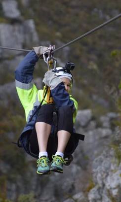 Ziplining_in_rainy_weather_1668518703