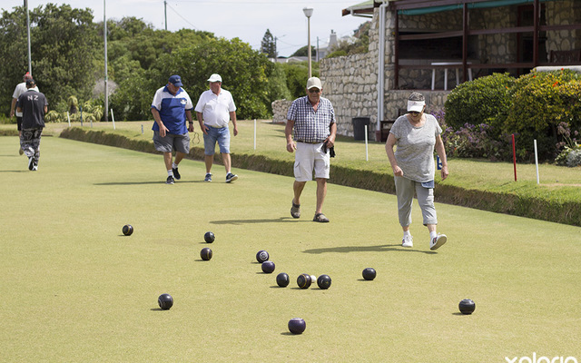 agulhas_things_to_do_bowling_club_walking_to_the_end_1545305822_1669115519 agulhas_things_to_do_bowling_club_walking_to_the_end_1545305822_1669115519
