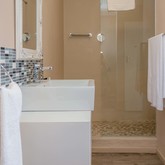 Superior suite Bathroom - Saxon Lodge - Xplorio™ Gansbaai 