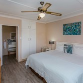 Dolphin Self Catering - Saxon Lodge - Xplorio™ Gansbaai 